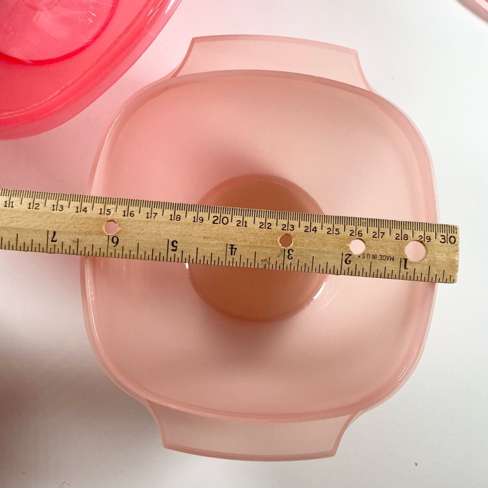 Two Tupperware Servalier Bowls in Shades of Pink 838 and 840 - Picture 8 of 13